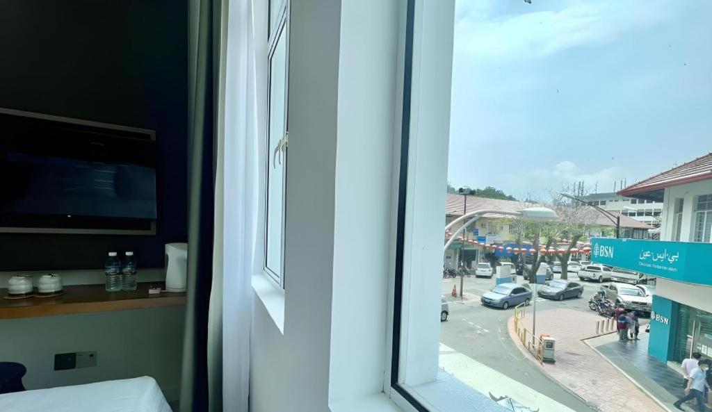 Atap Hotel 3*